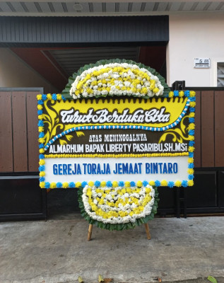 Papan Bunga Duka di Folarora